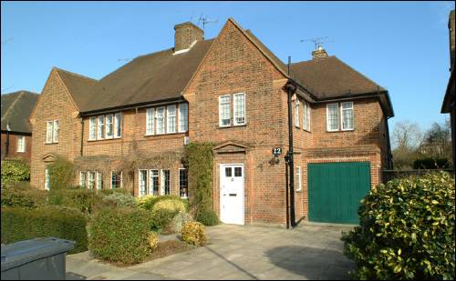 22 Litchfield Way